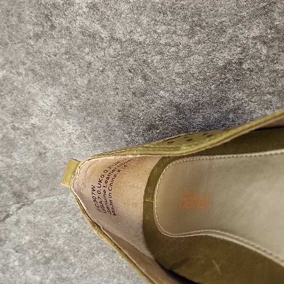 Aetrex green perforated leather flat size 7 - Picture 4 of 5